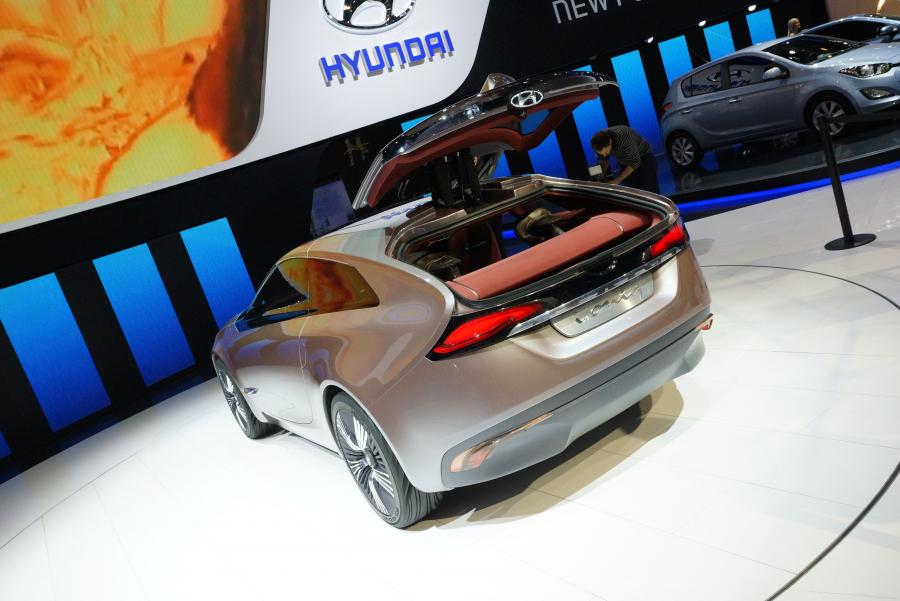  Hyundai i-oniq Concept 2012 года  (фото 32 из 65)